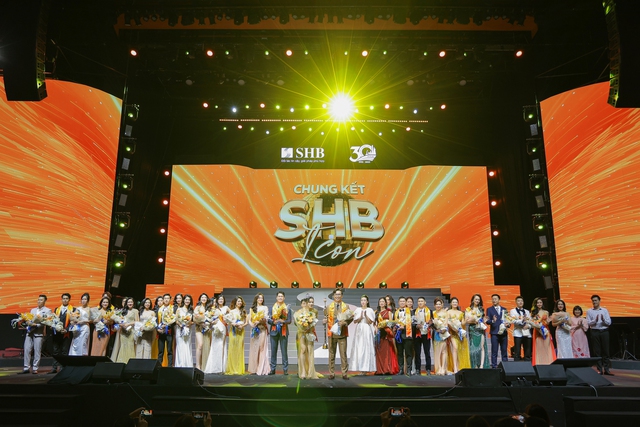 Đỗ Mỹ Linh bất ngờ nhận vai trò "quyền lực" mới tại SHB: Khoe nhan sắc và thần thái cuốn hút, cách cư xử được khen hết lời - Ảnh 3.