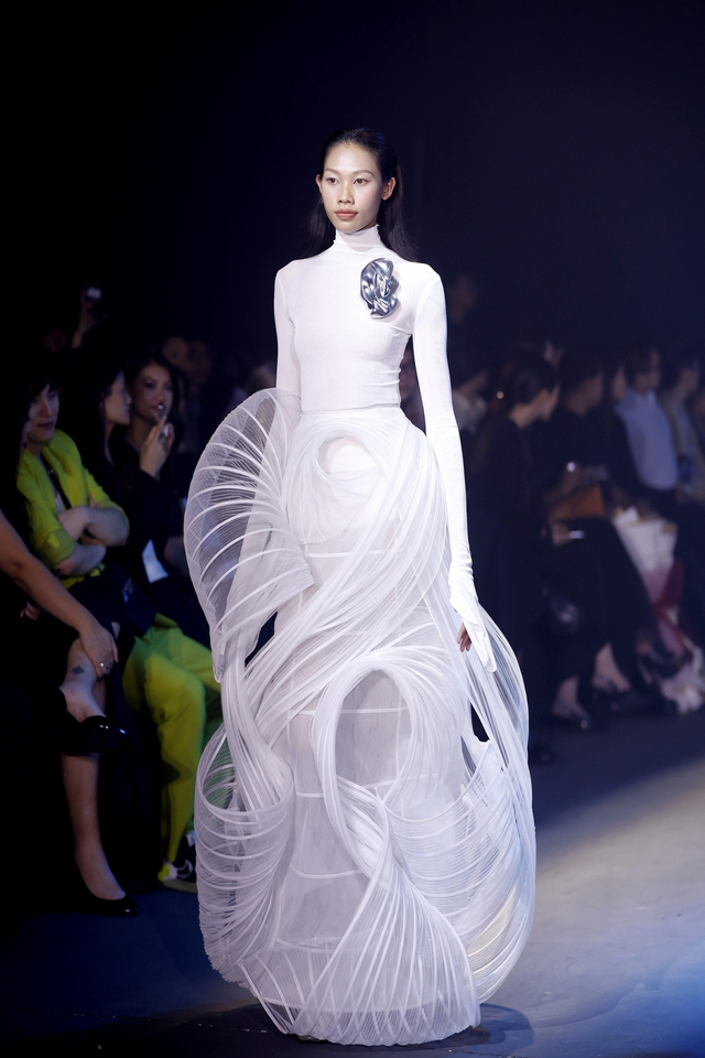 Nghỉ việc ở VTV sau 16 năm gắn bó, nữ MC trở lại đầy bất ngờ ở lĩnh vực mới, gây chú ý trong làng thời trang Việt - Ảnh 1. Nghỉ việc ở VTV sau 16 năm gắn bó, nữ MC trở lại đầy bất ngờ ở lĩnh vực mới, gây chú ý trong làng thời trang Việt - Ảnh 1.