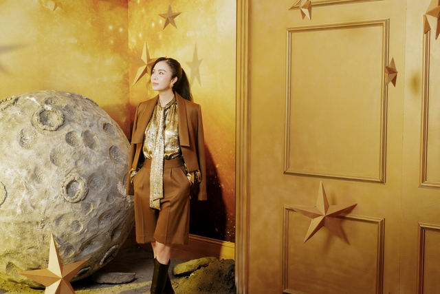 Nữ doanh nhân Việt U50 vẫn trẻ đẹp, ăn mặc sành điệu hàng đầu thương trường: Lần trở lại đáng nhớ sau 5 năm chia tay “đứa con tinh thần" - Ảnh 4. Nữ doanh nhân Việt U50 vẫn trẻ đẹp, ăn mặc sành điệu hàng đầu thương trường: Lần trở lại đáng nhớ sau 5 năm chia tay “đứa con tinh thần" - Ảnh 4.