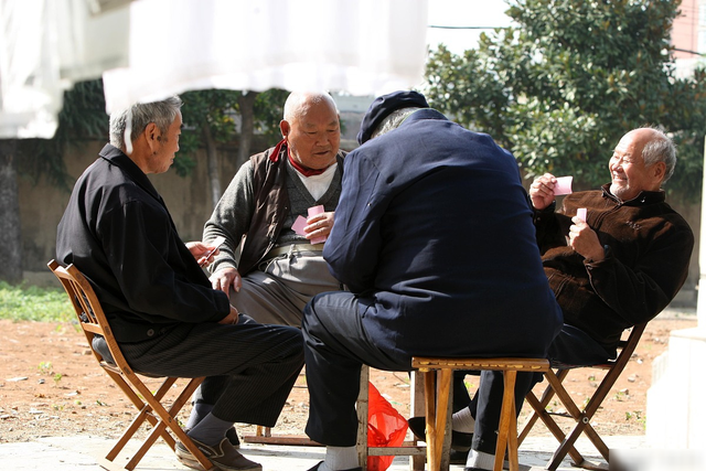 U80, có 7 triệu đồng tiền lương, cụ ông quyết sống 1 mình sau khi nghe câu nói của con: Tuổi già nên chọn tự chủ, bình yên - Ảnh 2. U80, có 7 triệu đồng tiền lương, cụ ông quyết sống 1 mình sau khi nghe câu nói của con: Tuổi già nên chọn tự chủ, bình yên - Ảnh 2.