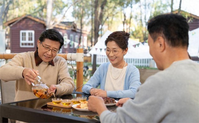 Nuôi cháu suốt 5 năm, tốn gần 100 triệu đồng, cụ bà U70 nhận về “tài sản” vô giá: Nhờ 1 câu nói của con gái mà sống hạnh phúc cả đời - Ảnh 2. Nuôi cháu suốt 5 năm, tốn gần 100 triệu đồng, cụ bà U70 nhận về “tài sản” vô giá: Nhờ 1 câu nói của con gái mà sống hạnh phúc cả đời - Ảnh 2.