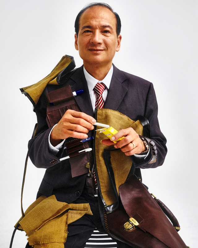 2 người mẫu đặc biệt của NTK Cường Đàm trong bộ ảnh mừng 20/11: “Họ là những người gieo giấc mơ” - Ảnh 4. 2 người mẫu đặc biệt của NTK Cường Đàm trong bộ ảnh mừng 20/11: “Họ là những người gieo giấc mơ” - Ảnh 4.