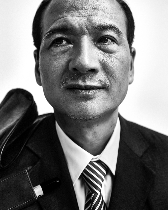 2 người mẫu đặc biệt của NTK Cường Đàm trong bộ ảnh mừng 20/11: “Họ là những người gieo giấc mơ” - Ảnh 8. 2 người mẫu đặc biệt của NTK Cường Đàm trong bộ ảnh mừng 20/11: “Họ là những người gieo giấc mơ” - Ảnh 8.