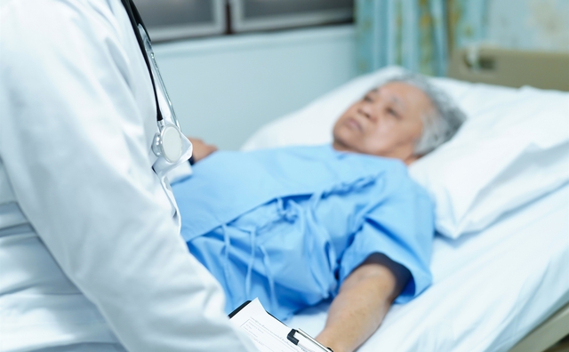 Không cho con trai, cụ ông 70 lập di chúc thừa kế 2 căn nhà và 3,3 tỷ đồng cho hàng xóm, nhưng phải hối hận khi biết 1 sự thật - Ảnh 2. Không cho con trai, cụ ông 70 lập di chúc thừa kế 2 căn nhà và 3,3 tỷ đồng cho hàng xóm, nhưng phải hối hận khi biết 1 sự thật - Ảnh 2.