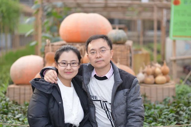 Cựu Phó Chủ tịch của “gã khổng lồ” TMĐT Trung Quốc tự làm “chuột lang”, thử nghiệm những công nghệ mới nhất để chữa bệnh teo cơ - Ảnh 2. Cựu Phó Chủ tịch của “gã khổng lồ” TMĐT Trung Quốc tự làm “chuột lang”, thử nghiệm những công nghệ mới nhất để chữa bệnh teo cơ - Ảnh 2.