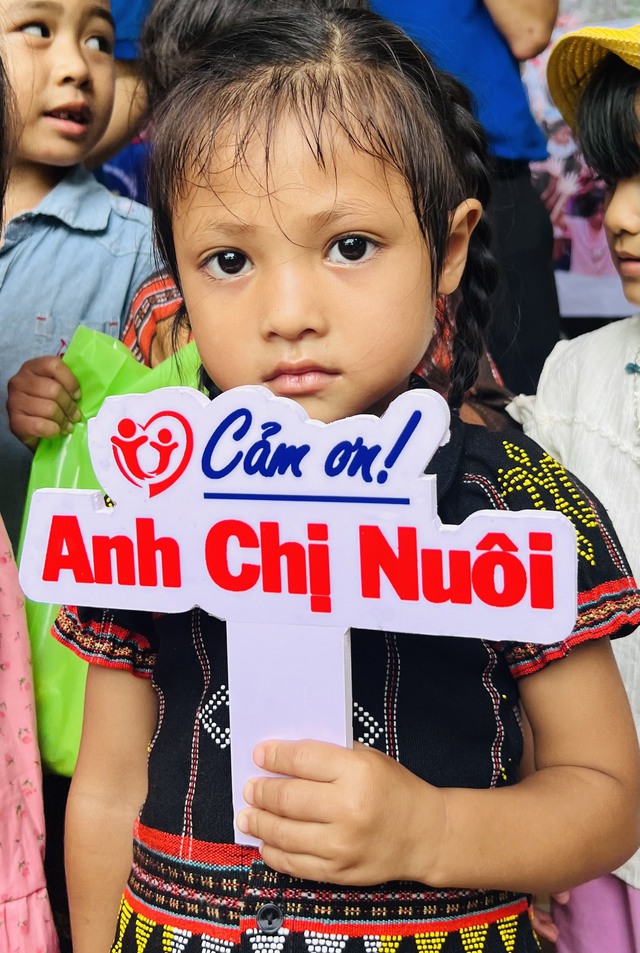 Với chỉ 150.000 đồng/tháng, hàng triệu người Việt đang “góp gạo” cùng dự án thiện nguyện này để mang đến những bữa cơm no cho hơn 4.000 trẻ vùng cao xứ Huế - Ảnh 5. Với chỉ 150.000 đồng/tháng, hàng triệu người Việt đang “góp gạo” cùng dự án thiện nguyện này để mang đến những bữa cơm no cho hơn 4.000 trẻ vùng cao xứ Huế - Ảnh 5.