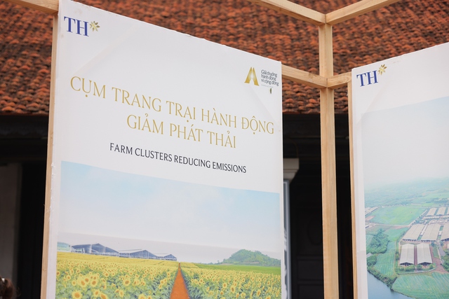 Triển lãm tôn vinh những “người hùng” bền bỉ hoạt động vì cộng đồng, lan tỏa dấu ấn tiên phong và nỗ lực phi thường - Ảnh 9. Triển lãm tôn vinh những “người hùng” bền bỉ hoạt động vì cộng đồng, lan tỏa dấu ấn tiên phong và nỗ lực phi thường - Ảnh 9.