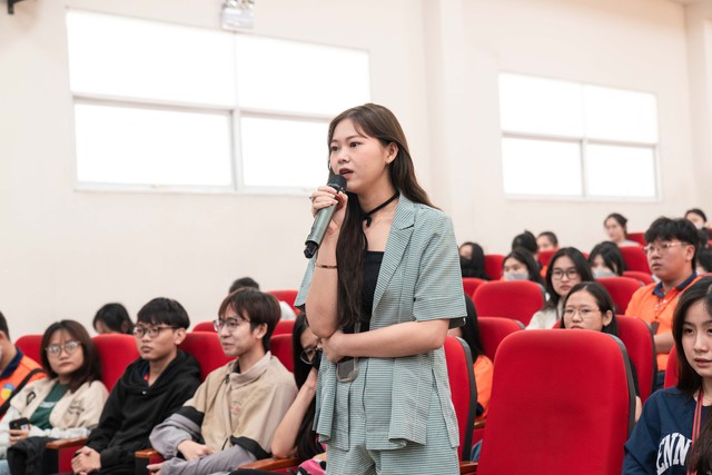 Sếp của Whose Chance bất ngờ khen Gen Z “rất giỏi”, bác bỏ quan điểm “người trẻ kén việc, đi làm không chỉ vì lương” vì lý do này - Ảnh 2. Sếp của Whose Chance bất ngờ khen Gen Z “rất giỏi”, bác bỏ quan điểm “người trẻ kén việc, đi làm không chỉ vì lương” vì lý do này - Ảnh 2.