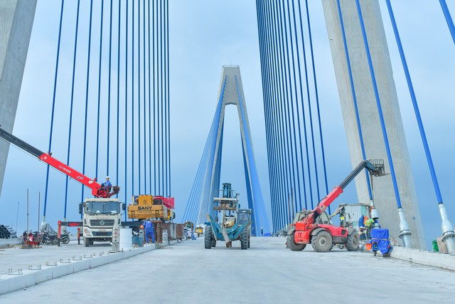 Chiêm ngưỡng cây cầu 5.000 tỷ đồng sắp hoàn thành ở miền Tây - công trình khẳng định nội lực kỹ sư Việt - Ảnh 6. Chiêm ngưỡng cây cầu 5.000 tỷ đồng sắp hoàn thành ở miền Tây - công trình khẳng định nội lực kỹ sư Việt - Ảnh 6.