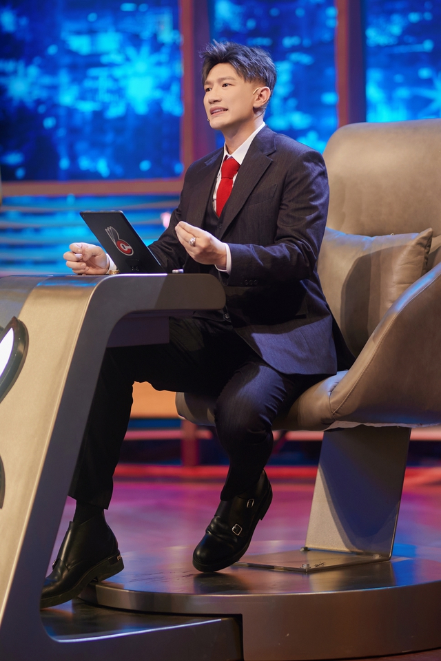 Ứng viên khiếm khuyết ngôn ngữ khiến Sếp Hữu Tiến và Sếp Hiếu phải “khẩu chiến” giành giật, chốt offer 18 triệu đồng với quyết tâm “vì sếp mà làm” - Ảnh 2. Ứng viên khiếm khuyết ngôn ngữ khiến Sếp Hữu Tiến và Sếp Hiếu phải “khẩu chiến” giành giật, chốt offer 18 triệu đồng với quyết tâm “vì sếp mà làm” - Ảnh 2.