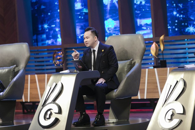 Ứng viên khiếm khuyết ngôn ngữ khiến Sếp Hữu Tiến và Sếp Hiếu phải “khẩu chiến” giành giật, chốt offer 18 triệu đồng với quyết tâm “vì sếp mà làm” - Ảnh 3. Ứng viên khiếm khuyết ngôn ngữ khiến Sếp Hữu Tiến và Sếp Hiếu phải “khẩu chiến” giành giật, chốt offer 18 triệu đồng với quyết tâm “vì sếp mà làm” - Ảnh 3.