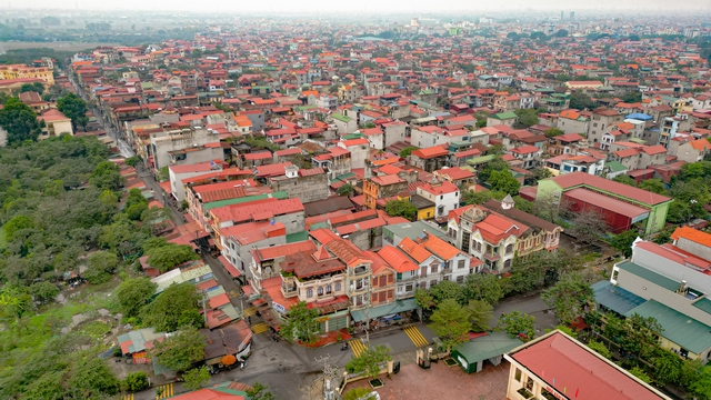 Giá đất trên trời ở ngôi làng cứ 10 hộ dân lại có một giám đốc, có nhà cả bố và con đều là giám đốc - Ảnh 1.