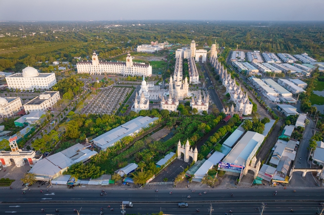 Trường đại học ở Hậu Giang gây bất ngờ với kiến trúc như trường ở Châu Âu: Cách trung tâm 12km, có cả công viên giải trí trong khuôn viên, sinh viên đi học được chơi trò cảm giác mạnh- Ảnh 10.