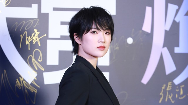 Là con gái rượu của tỷ phú công nghệ số 1 Trung Quốc bỏ bằng ĐH Harvard để đi làm idol: “Công chúa Huawei ” nhận cái kết đắng vì theo đuổi đam mê- Ảnh 3. Là con gái rượu của tỷ phú công nghệ số 1 Trung Quốc bỏ bằng ĐH Harvard để đi làm idol: “Công chúa Huawei ” nhận cái kết đắng vì theo đuổi đam mê- Ảnh 3.