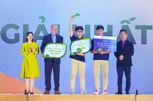 Ý tưởng tái chế bã cà phê và nấm thành da nội thất ô tô, mô hình phòng khám di động xanh đạt giải nhất trong cuộc thi thuộc tập đoàn Vingroup- Ảnh 1.