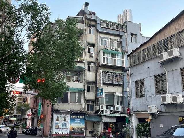 Vì sao người giàu ít khi mua nhà cũ? Sau 3 năm dọn đến ở, tôi hối hận thì cũng đã muộn- Ảnh 1.