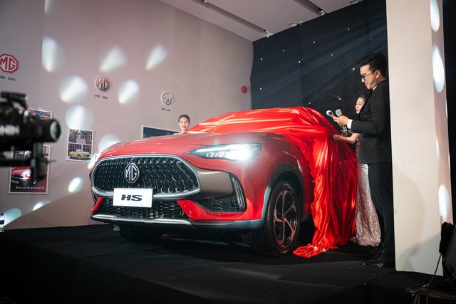 Ông ‘trùm’ xe Mercedes Haxaco ‘dồn dập’ bán xe MG: Vừa khai trương đại lý chính hãng MG Premium lớn nhất tại khu vực Đồng bằng sông Cửu Long- Ảnh 1. Ông ‘trùm’ xe Mercedes Haxaco ‘dồn dập’ bán xe MG: Vừa khai trương đại lý chính hãng MG Premium lớn nhất tại khu vực Đồng bằng sông Cửu Long- Ảnh 1.