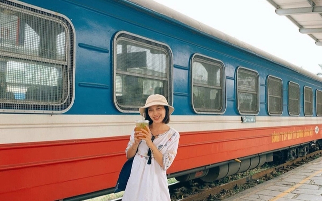 Giá vé tàu Thống nhất giảm sâu dịp thấp điểm: Cơ hội cho nhóm du lịch từ Hà Nội đi Hải Phòng!- Ảnh 1. Giá vé tàu Thống nhất giảm sâu dịp thấp điểm: Cơ hội cho nhóm du lịch từ Hà Nội đi Hải Phòng!- Ảnh 1.