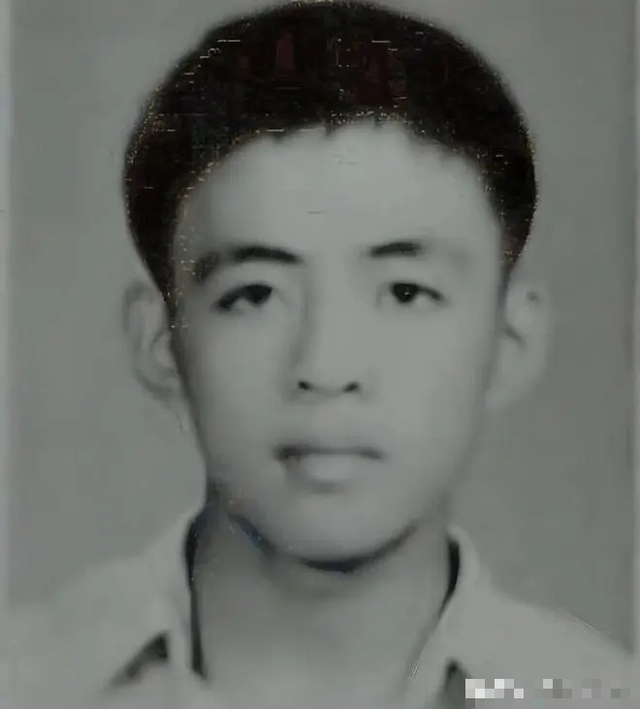 Thiên tài vật lý đỗ đại học năm 15 tuổi, từng được Mỹ trả lương 3 tỷ/ năm: Giờ ''ăn bờ ở bụi'', 55 tuổi không nuôi nổi bản thân- Ảnh 1. Thiên tài vật lý đỗ đại học năm 15 tuổi, từng được Mỹ trả lương 3 tỷ/ năm: Giờ ''ăn bờ ở bụi'', 55 tuổi không nuôi nổi bản thân- Ảnh 1.