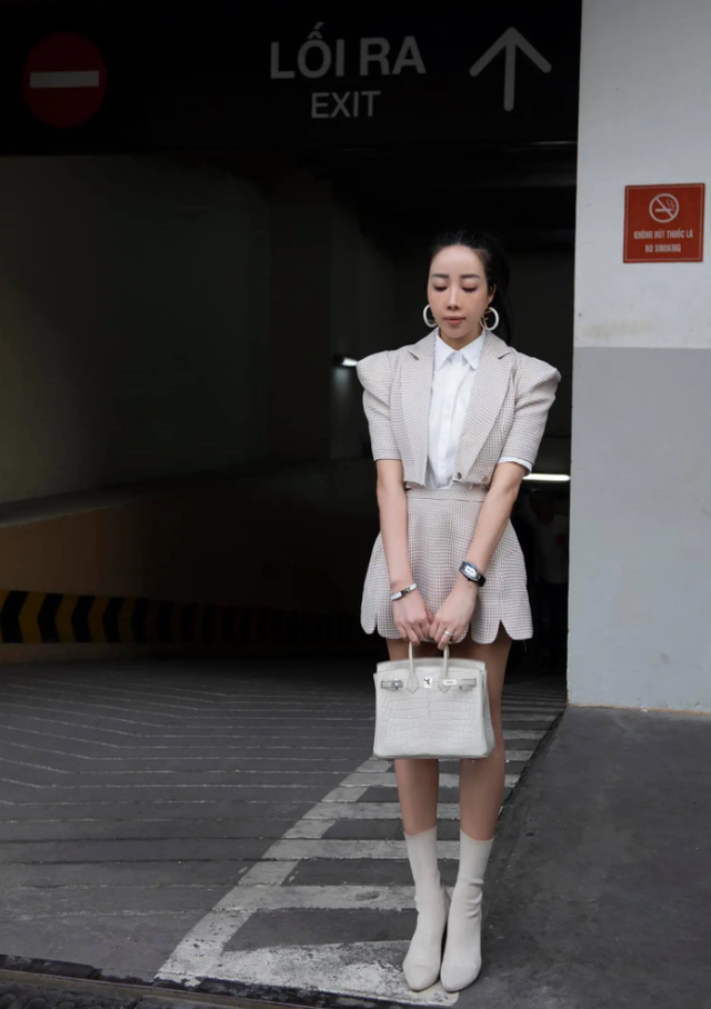 Vượt Hằng Túi, nữ đại gia Hà thành làm mẹ năm 21 tuổi có đến 7 người con, mua đồ hiệu cũng không cần nhìn giá- Ảnh 8.