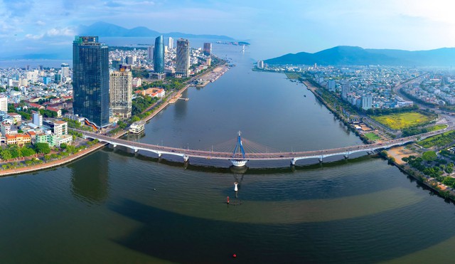 TS Cấn Văn Lực: Cơ chế đặc thù sẽ “trợ lực” cho kinh tế Đà Nẵng phát triển- Ảnh 2. TS Cấn Văn Lực: Cơ chế đặc thù sẽ “trợ lực” cho kinh tế Đà Nẵng phát triển- Ảnh 2.