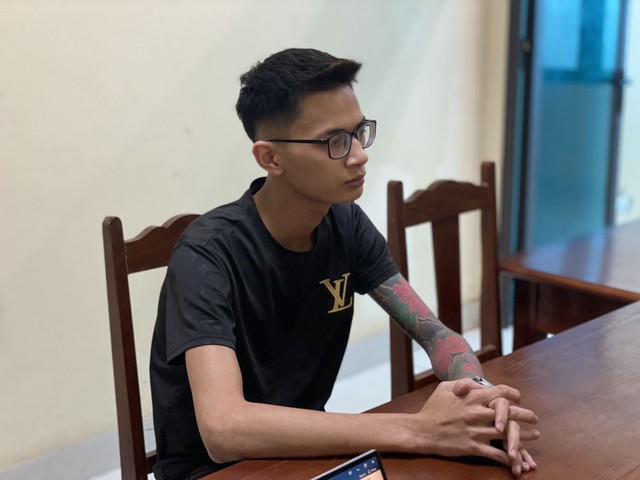 Bắt đối tượng sinh năm 2003 tổ chức đưa nhiều thanh niên ra nước ngoài để lừa đảo qua mạng: Lương tháng 800 USD, có cả thưởng... chuyên cần- Ảnh 1. Bắt đối tượng sinh năm 2003 tổ chức đưa nhiều thanh niên ra nước ngoài để lừa đảo qua mạng: Lương tháng 800 USD, có cả thưởng... chuyên cần- Ảnh 1.