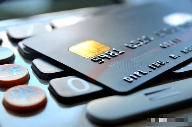 Điện thoại kêu liên tục lúc nửa đêm, người đàn ông tá hỏa khi tài khoản bị trừ 130 triệu đồng: Phía ngân hàng từ chối chịu trách nhiệm- Ảnh 2. Điện thoại kêu liên tục lúc nửa đêm, người đàn ông tá hỏa khi tài khoản bị trừ 130 triệu đồng: Phía ngân hàng từ chối chịu trách nhiệm- Ảnh 2.