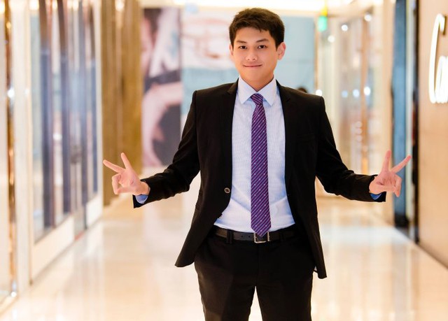 Thiếu gia nhà tỷ phú nổi nhất nhì Việt Nam với vẻ ngoài điển trai không kém diễn viên: 23 tuổi đã làm Phó tổng giám đốc, cuộc sống sang chảnh như hoàng tử- Ảnh 1. Thiếu gia nhà tỷ phú nổi nhất nhì Việt Nam với vẻ ngoài điển trai không kém diễn viên: 23 tuổi đã làm Phó tổng giám đốc, cuộc sống sang chảnh như hoàng tử- Ảnh 1.