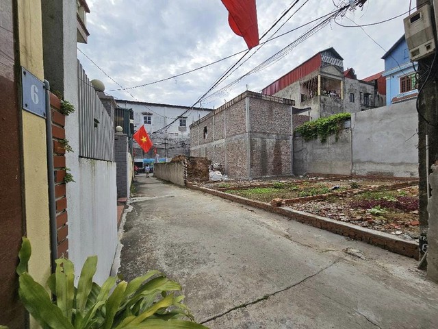 Xuất hiện rất nhiều nhà đầu tư đi Xuất hiện rất nhiều nhà đầu tư đi