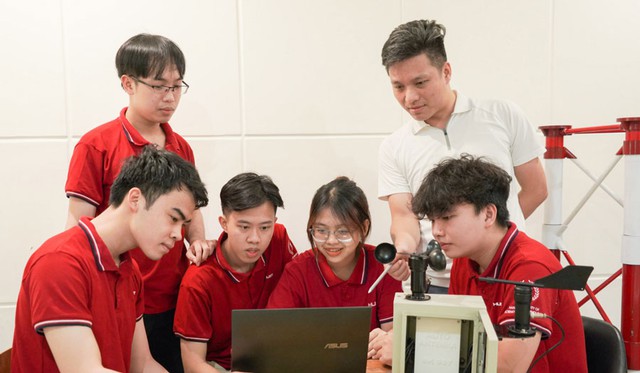 1 ngành học đang được VinFast tuyển dụng trả lương hơn 100 triệu đồng/tháng: Điểm chuẩn 'dễ thở', tương lai đầy hứa hẹn- Ảnh 3. 1 ngành học đang được VinFast tuyển dụng trả lương hơn 100 triệu đồng/tháng: Điểm chuẩn 'dễ thở', tương lai đầy hứa hẹn- Ảnh 3.