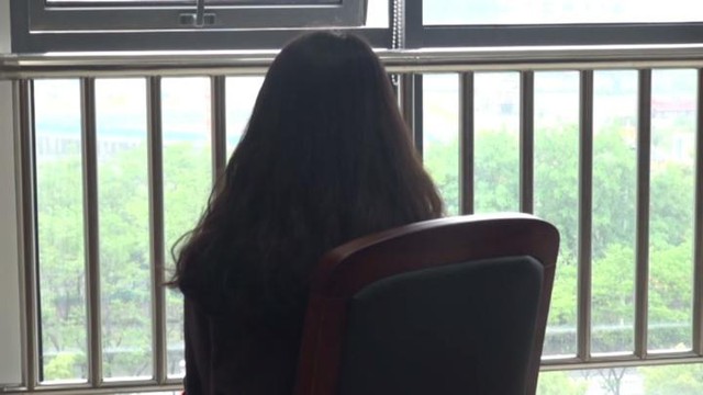 Nữ sinh vào thi muộn 10 phút nhưng ra sớm 20 phút bị cảnh sát giữ lại điều tra: Cả một đường dây phạm tội với người đứng đầu là giảng viên bị phanh phui- Ảnh 2. Nữ sinh vào thi muộn 10 phút nhưng ra sớm 20 phút bị cảnh sát giữ lại điều tra: Cả một đường dây phạm tội với người đứng đầu là giảng viên bị phanh phui- Ảnh 2.