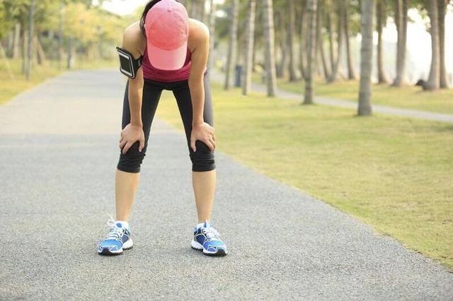Càng đi bộ nhiều càng sống thọ? Bác sĩ nói thật: Có 5 dấu hiệu này khi đi bộ thì sức khỏe gặp nguy, nên kiểm tra càng sớm càng tốt- Ảnh 2. Càng đi bộ nhiều càng sống thọ? Bác sĩ nói thật: Có 5 dấu hiệu này khi đi bộ thì sức khỏe gặp nguy, nên kiểm tra càng sớm càng tốt- Ảnh 2.