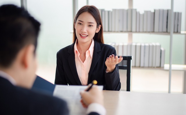 Cô gái có 1 năm kinh nghiệm đi xin việc: Yêu cầu mức lương hơn 200 triệu/tháng, nhà tuyển dụng chỉ nghe 5 từ này liền nhận vào làm- Ảnh 1. Cô gái có 1 năm kinh nghiệm đi xin việc: Yêu cầu mức lương hơn 200 triệu/tháng, nhà tuyển dụng chỉ nghe 5 từ này liền nhận vào làm- Ảnh 1.