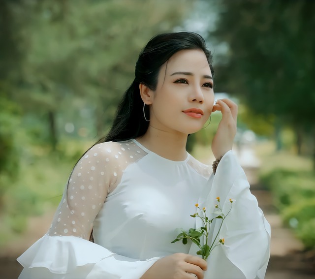 Nữ Trung tá được phong NSND ở tuổi 40: Được ví là ''Hoa khôi làng chèo'', từ giọng hát đến nhan sắc đều ngọt ngào, khó quên- Ảnh 5. Nữ Trung tá được phong NSND ở tuổi 40: Được ví là ''Hoa khôi làng chèo'', từ giọng hát đến nhan sắc đều ngọt ngào, khó quên- Ảnh 5.