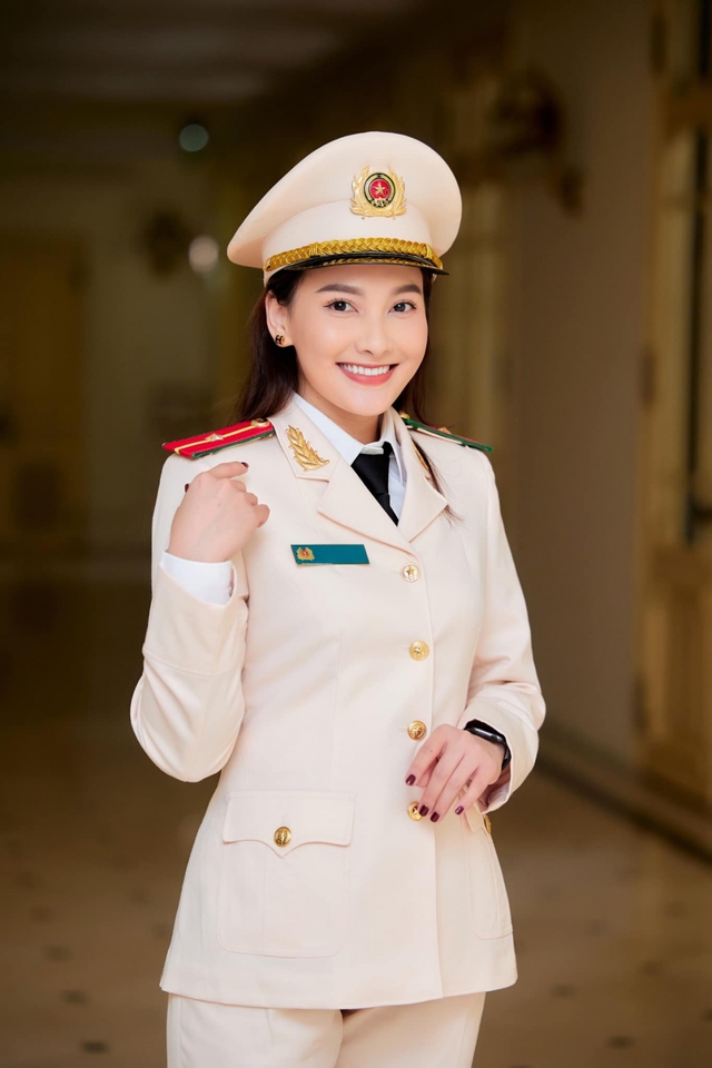 Diễn viên quen mặt trên phim VTV ngoài đời là công an: đóng phim từ khi 8 tuổi, ngoài 30 tuổi là Diễn viên quen mặt trên phim VTV ngoài đời là công an: đóng phim từ khi 8 tuổi, ngoài 30 tuổi là