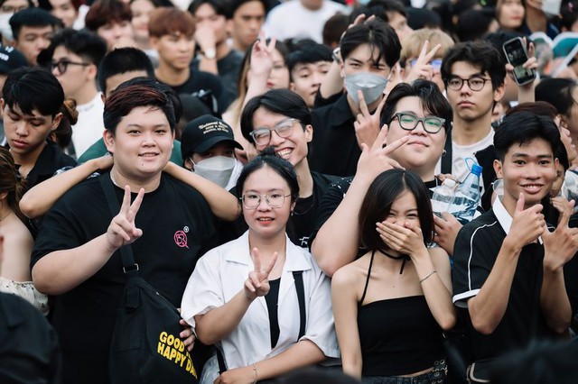 1 trường đại học đầu tư khủng đón tân sinh viên: Làm đại nhạc hội khắp từ Bắc vào Nam, quy tụ toàn 1 trường đại học đầu tư khủng đón tân sinh viên: Làm đại nhạc hội khắp từ Bắc vào Nam, quy tụ toàn