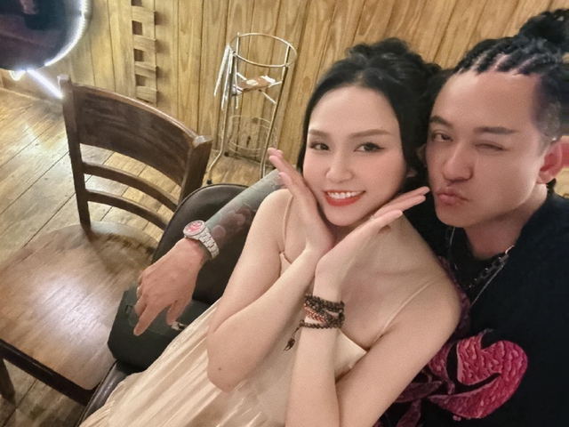 Vợ hot girl kém 12 tuổi của Tuấn Hưng: Vợ hot girl kém 12 tuổi của Tuấn Hưng: