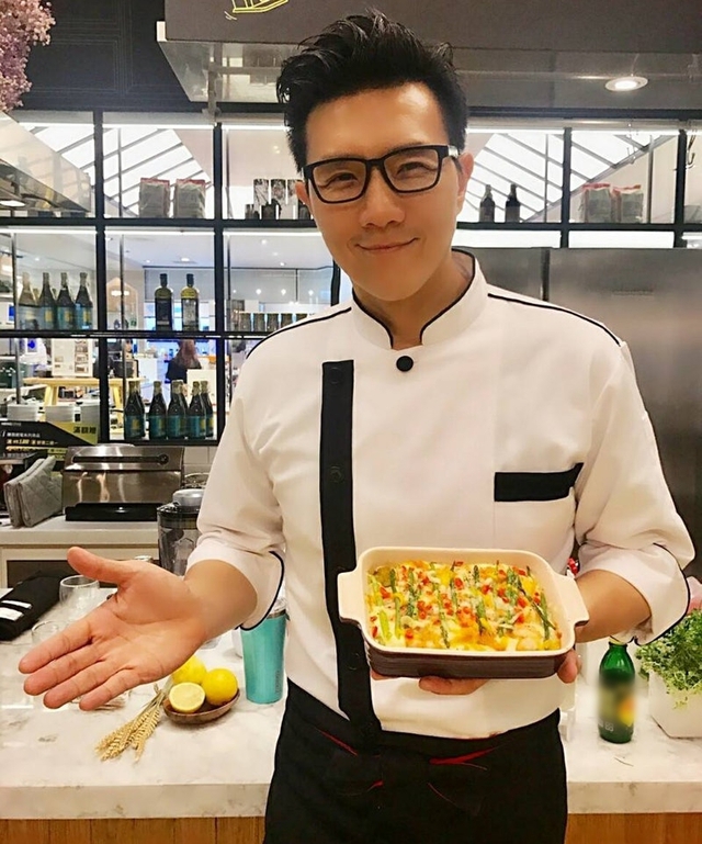 Chàng trai giảm 16kg trong nửa năm nhờ ăn một loại rau rẻ bèo ở Việt Nam, cứ ra chợ là thấy nhưng có tác dụng Chàng trai giảm 16kg trong nửa năm nhờ ăn một loại rau rẻ bèo ở Việt Nam, cứ ra chợ là thấy nhưng có tác dụng