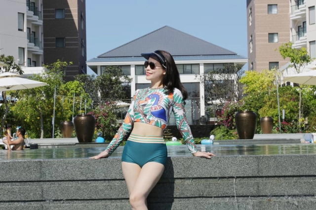 Nhan sắc bạn gái Á hậu kém 18 tuổi của nguyên Giám đốc Nhà hát Tuổi trẻ- Ảnh 3. Nhan sắc bạn gái Á hậu kém 18 tuổi của nguyên Giám đốc Nhà hát Tuổi trẻ- Ảnh 3.