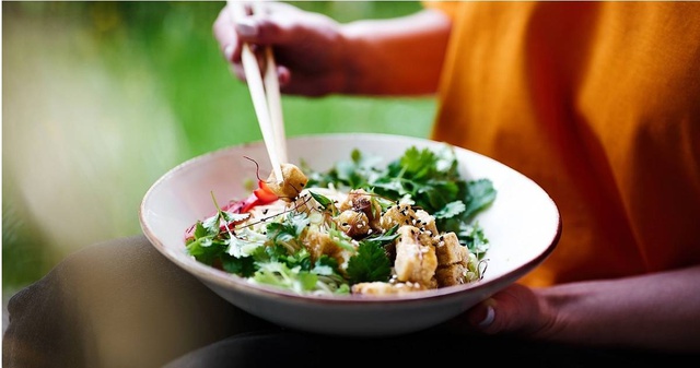 Cô gái 29 tuổi mắc gan nhiễm mỡ nặng sau 6 tháng ăn chay, bữa nào cũng chỉ rau củ luộc: Bác sĩ chỉ ra nguyên nhân nhiều người mắc phải- Ảnh 1. Cô gái 29 tuổi mắc gan nhiễm mỡ nặng sau 6 tháng ăn chay, bữa nào cũng chỉ rau củ luộc: Bác sĩ chỉ ra nguyên nhân nhiều người mắc phải- Ảnh 1.