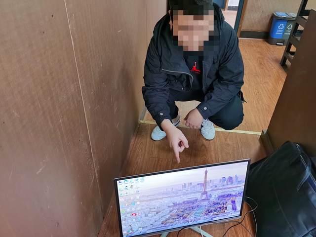 Căn hộ chung cư ầm ĩ suốt ngày đêm bị cảnh sát khám xét: Bắt giữ 6 đối tượng, kịp thời ngăn chặn vụ lừa đảo nghiêm trọng- Ảnh 3. Căn hộ chung cư ầm ĩ suốt ngày đêm bị cảnh sát khám xét: Bắt giữ 6 đối tượng, kịp thời ngăn chặn vụ lừa đảo nghiêm trọng- Ảnh 3.