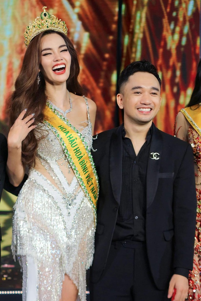 Nhìn lại nhiệm kỳ đáng nhớ của Miss Grand Vietnam 2023 Lê Hoàng Phương với 4 chiếc đầm mang ẩn ý đặc biệt, có mẫu đính kết hàng nghìn viên đá pha lê - Ảnh 10.