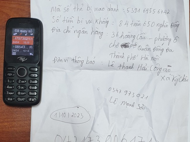 Bất ngờ nhận tin báo bị mạo danh vay nợ 85 triệu đồng, người phụ nữ nhốt mình trong phòng, cô con gái nhanh trí làm ngay một việc giúp mẹ an toàn- Ảnh 1.