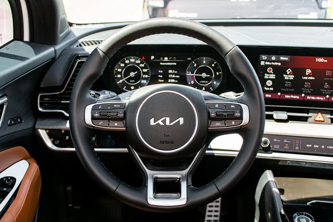 Gần 1 tỷ đồng, chọn Lynk & Co 01 hay CX-5, Sportage, Tucson: Xe nhập đấu xe lắp ráp trên từng option- Ảnh 8. Gần 1 tỷ đồng, chọn Lynk & Co 01 hay CX-5, Sportage, Tucson: Xe nhập đấu xe lắp ráp trên từng option- Ảnh 8.