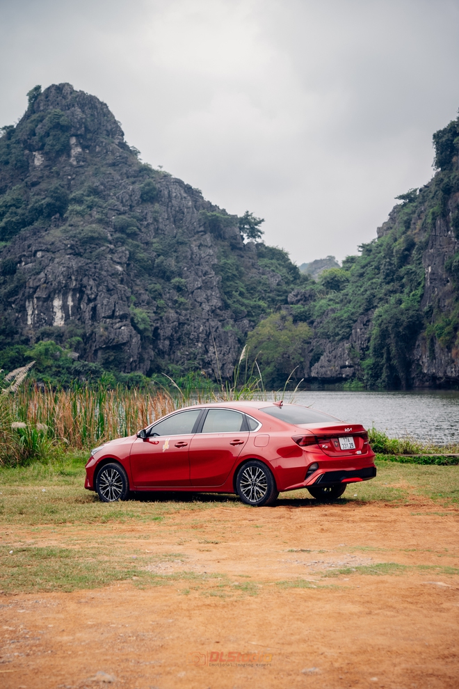 Sắm Kia K3 sau lần đi xe máy dính mưa ướt hỏng đồ làm việc, 9X đánh giá: ‘Lái không hay nhưng vừa túi tiền, có điểm hơn Civic’- Ảnh 6. Sắm Kia K3 sau lần đi xe máy dính mưa ướt hỏng đồ làm việc, 9X đánh giá: ‘Lái không hay nhưng vừa túi tiền, có điểm hơn Civic’- Ảnh 6.