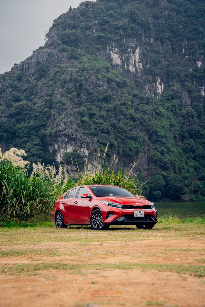 Sắm Kia K3 sau lần đi xe máy dính mưa ướt hỏng đồ làm việc, 9X đánh giá: ‘Lái không hay nhưng vừa túi tiền, có điểm hơn Civic’- Ảnh 5. Sắm Kia K3 sau lần đi xe máy dính mưa ướt hỏng đồ làm việc, 9X đánh giá: ‘Lái không hay nhưng vừa túi tiền, có điểm hơn Civic’- Ảnh 5.