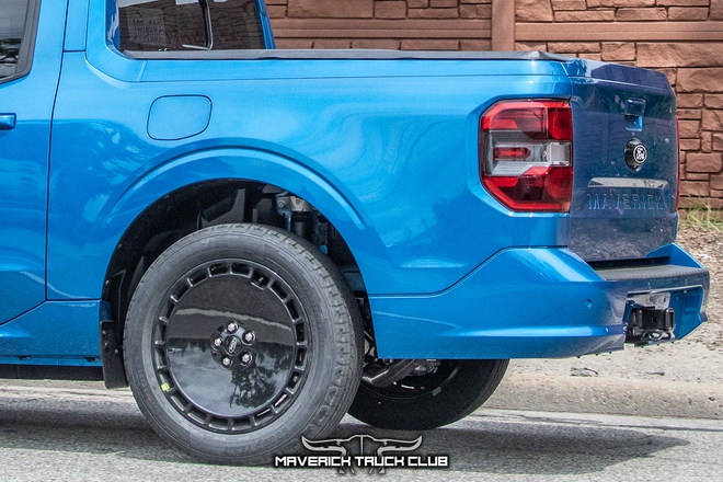 Đàn em Ford Ranger lộ bản mới ‘trần trụi’ trên đường: Logo mới, đầu xe khác biệt, mâm như Maybach- Ảnh 4. Đàn em Ford Ranger lộ bản mới ‘trần trụi’ trên đường: Logo mới, đầu xe khác biệt, mâm như Maybach- Ảnh 4.