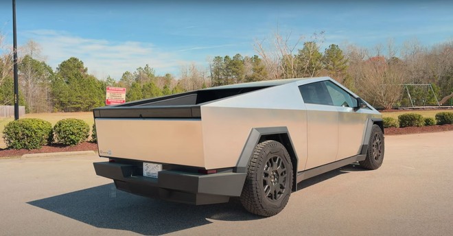 Mua chiếc Tesla Cybertruck đang hot được 3 tháng gặp lỗi không dưới 3 lần, chủ xe chuyển từ anti-fan thành fan khi được hãng đổi xe mới- Ảnh 4. Mua chiếc Tesla Cybertruck đang hot được 3 tháng gặp lỗi không dưới 3 lần, chủ xe chuyển từ anti-fan thành fan khi được hãng đổi xe mới- Ảnh 4.