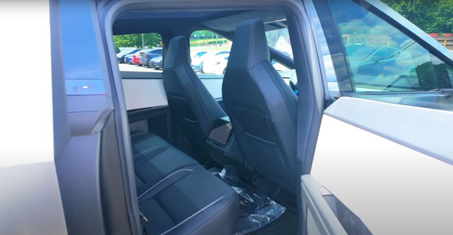 Mua chiếc Tesla Cybertruck đang hot được 3 tháng gặp lỗi không dưới 3 lần, chủ xe chuyển từ anti-fan thành fan khi được hãng đổi xe mới- Ảnh 12. Mua chiếc Tesla Cybertruck đang hot được 3 tháng gặp lỗi không dưới 3 lần, chủ xe chuyển từ anti-fan thành fan khi được hãng đổi xe mới- Ảnh 12.