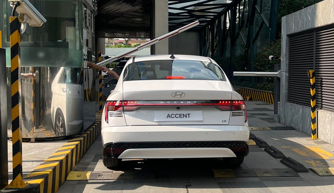 Đại lý hé lộ nhiều thông số và giá bán Hyundai Accent 2024: 4 bản thì có 3 bản AT, giá khởi điểm rẻ hơn Vios- Ảnh 4. Đại lý hé lộ nhiều thông số và giá bán Hyundai Accent 2024: 4 bản thì có 3 bản AT, giá khởi điểm rẻ hơn Vios- Ảnh 4.